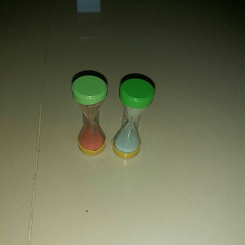 mainan anak-anak jam pasir