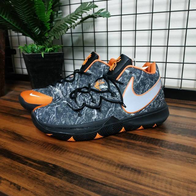nike kyrie 5 taco pe