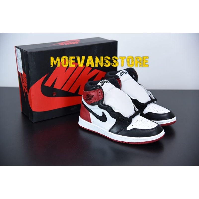 womens size 7 air jordan 1