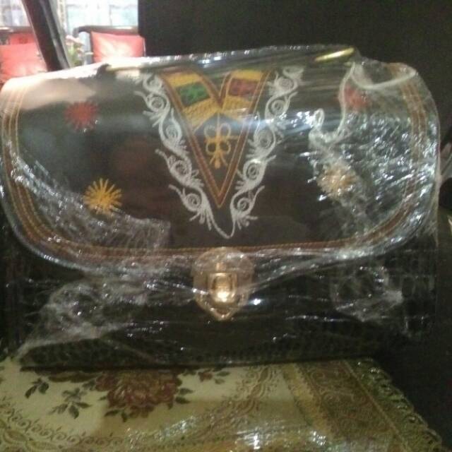 

Tas kreatif tuk acara resmi