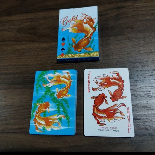 [1 Deck] Kartu Remi Gold Fish Kartu Poker Playing Cards - Random Colour