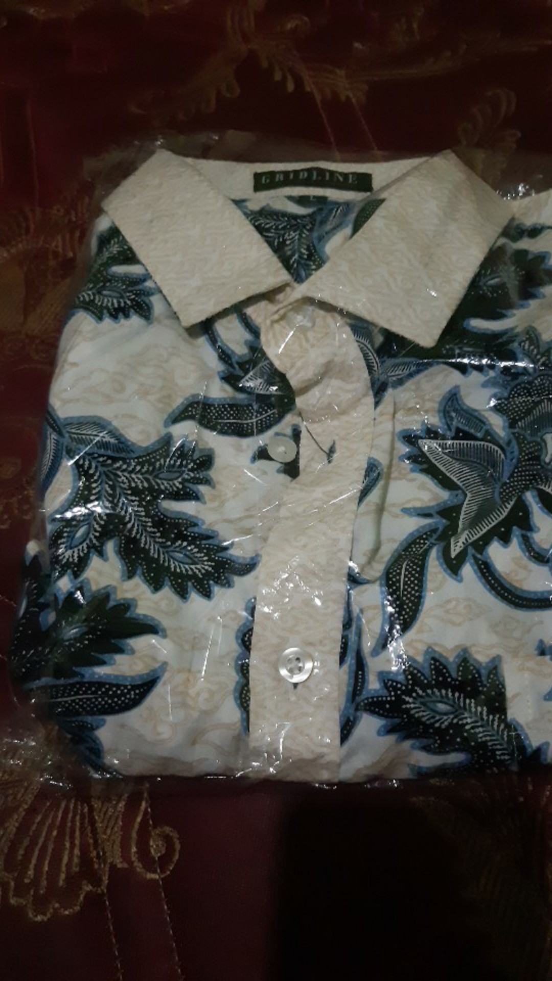 [gridline - R066 Cream Blue] Kemeja Batik Pria Katun Lengan Pendek Regular Krem Biru Pastel Simple