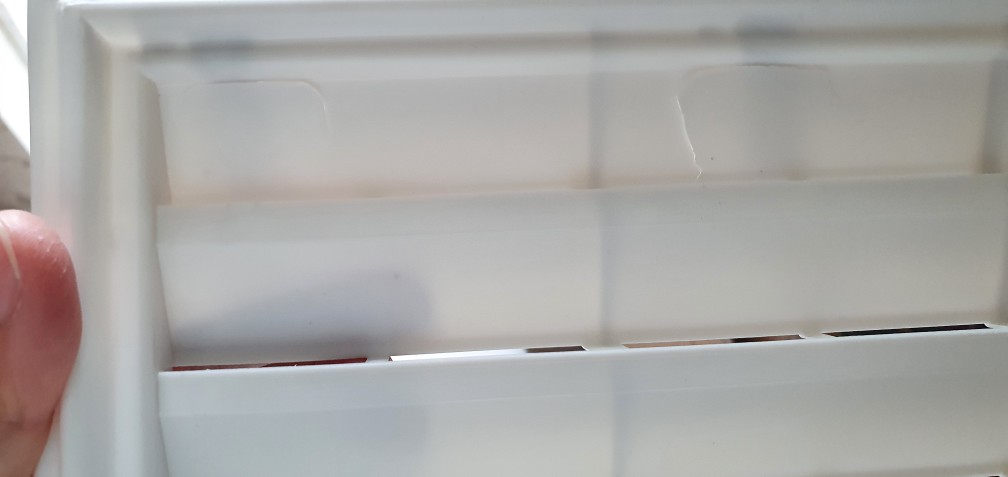 Jalusi Lubang Angin Pintu Kamar Mandi