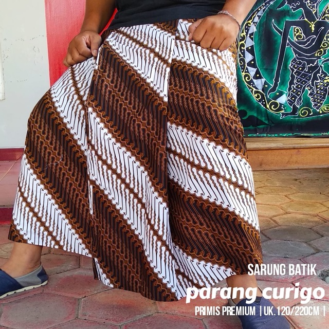 Sarung Batik Motif Parang Curigo