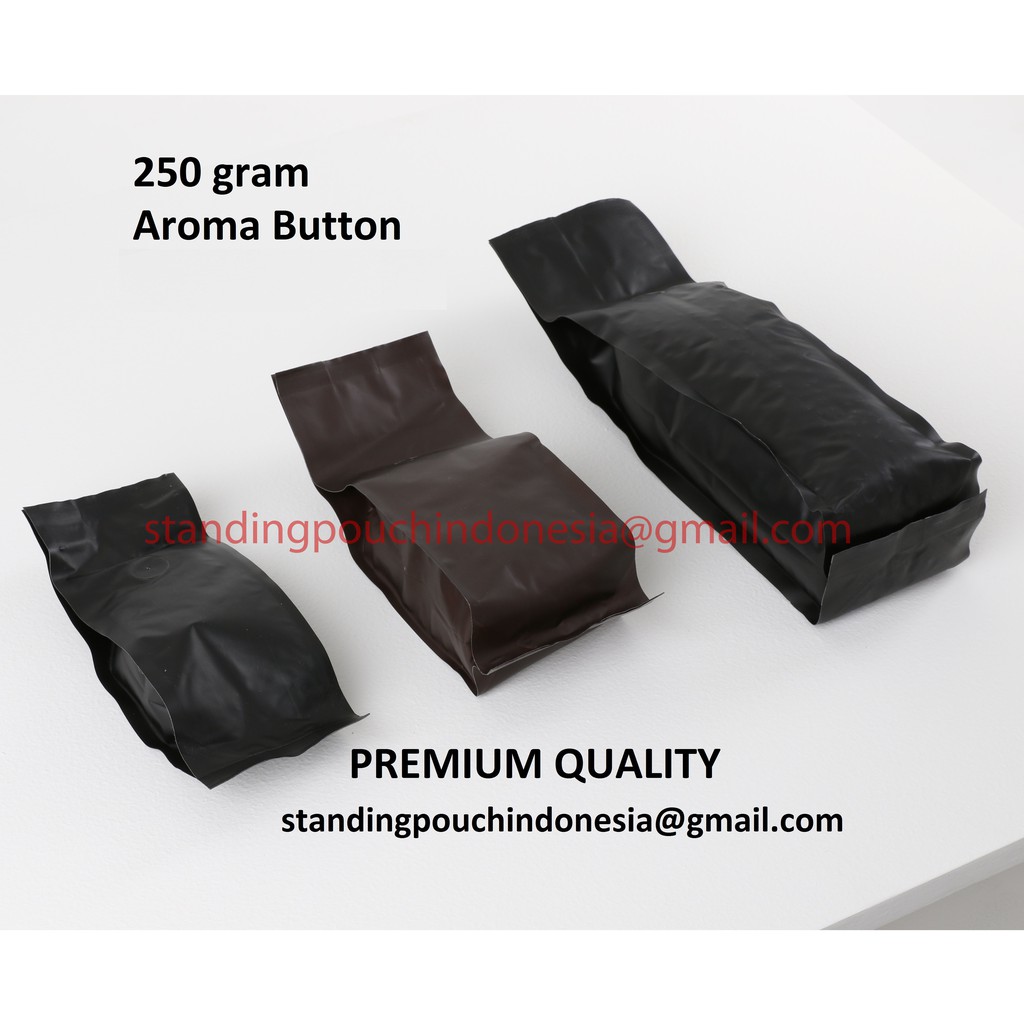 

Kemasan Kopi Gusset Quad Seal 250g (50PCS) (VALVE) HITAM *PREMIUM*
