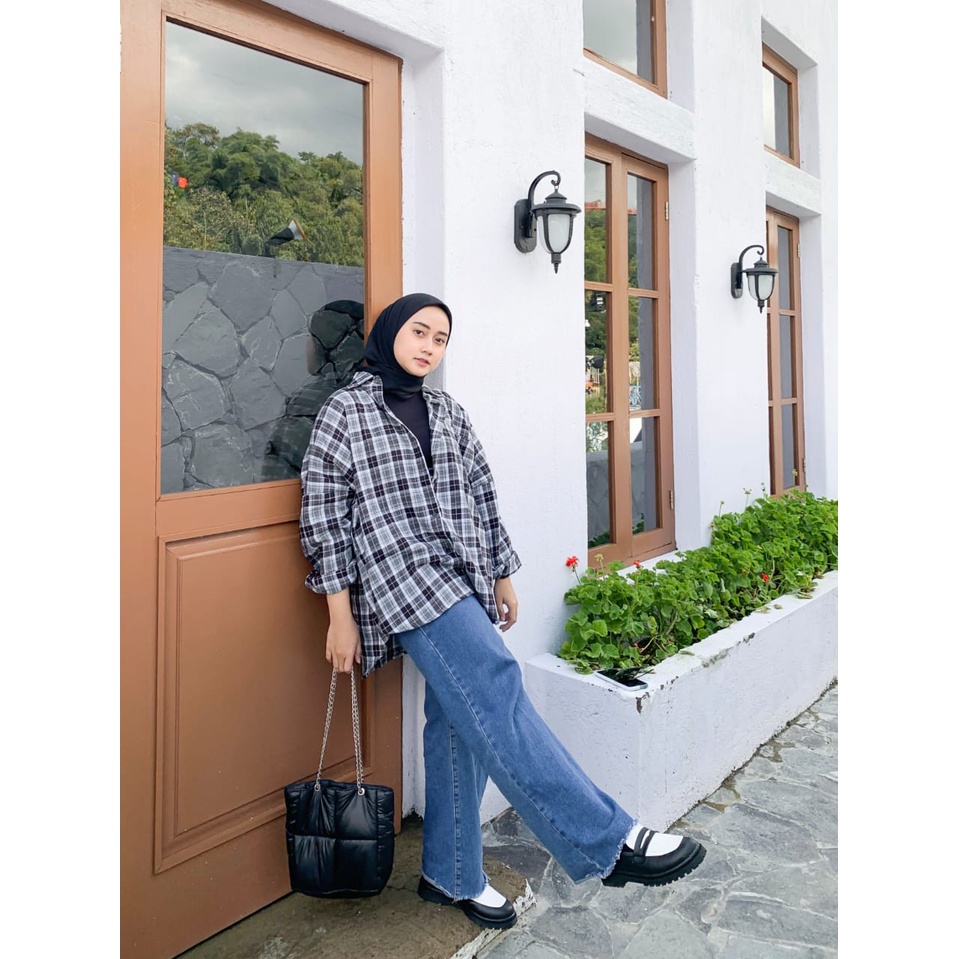 Xcloud x LikeProject Sepatu SlipOn Docmart Casual Wanita KHAILA Black