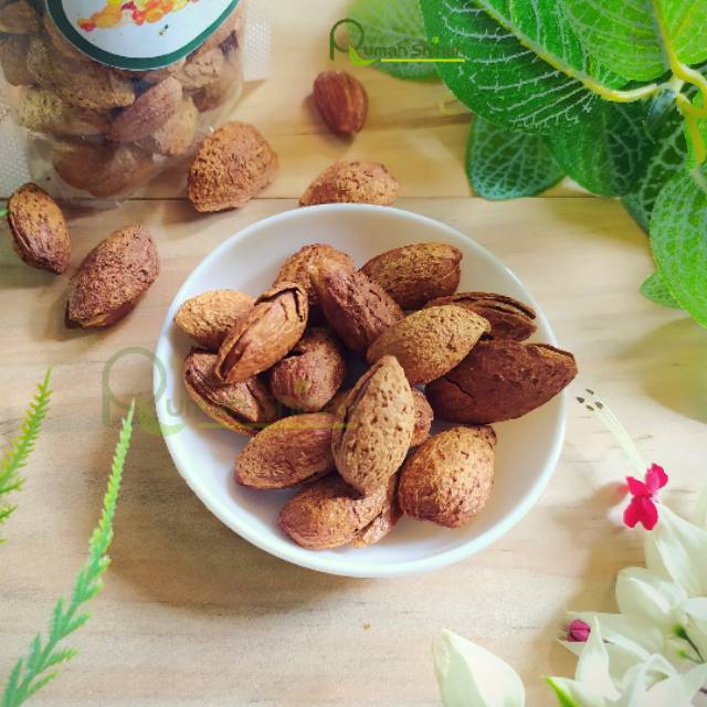 

Kacang Almond Panggang Kulit | Milk Flavour | 100 gram