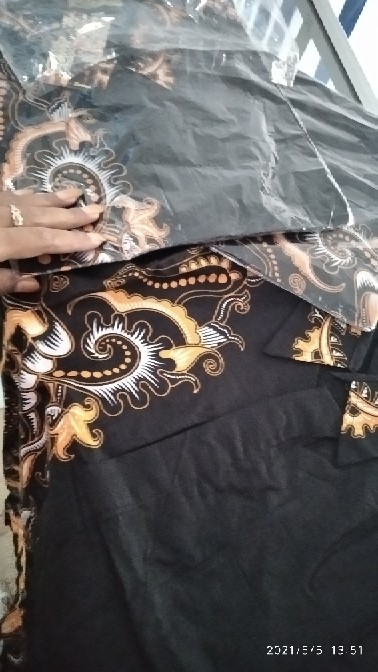 Batik Pria Lengan Pendek | Kemeja Batik Pria Lengan Pendek