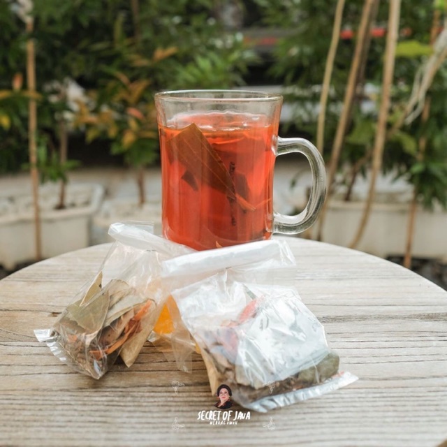 

WEDANG UWUH MINUMAN REMPAH