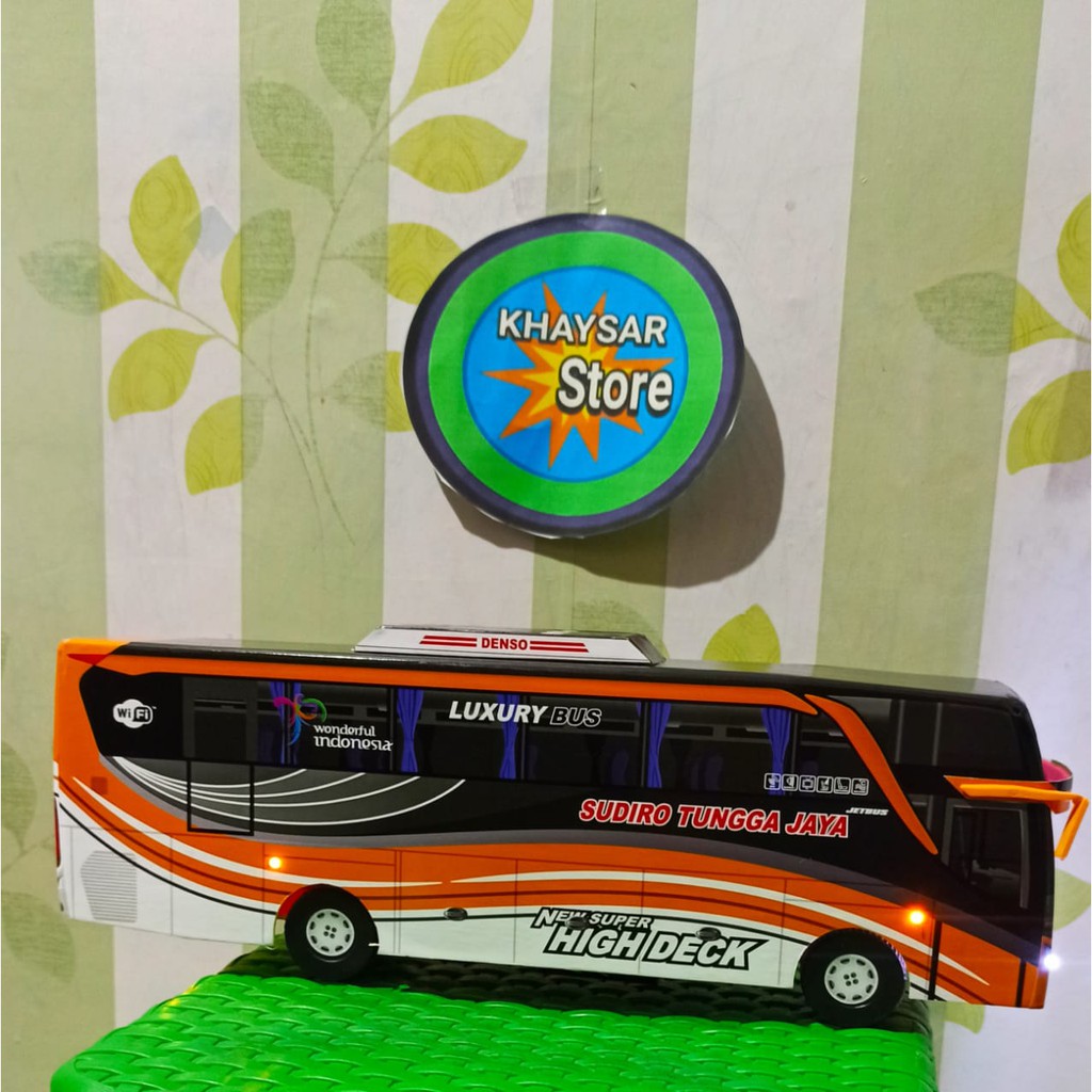 Miniatur Bus bis shd sudiro tungga jaya plus lampu