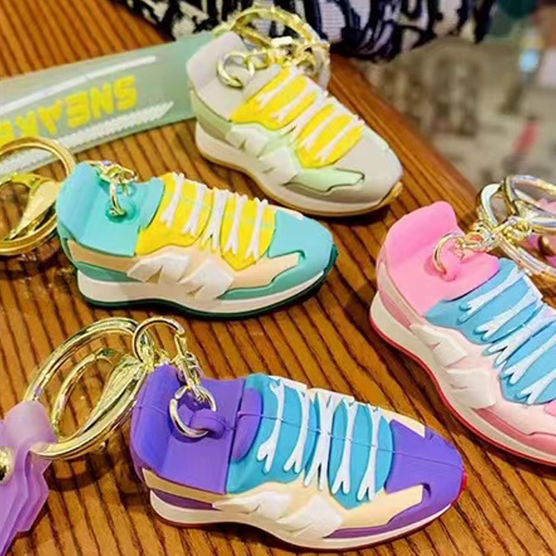 Gantungan Kunci Lucu Karakter Sepatu Sneaker - Gantungan Kunci