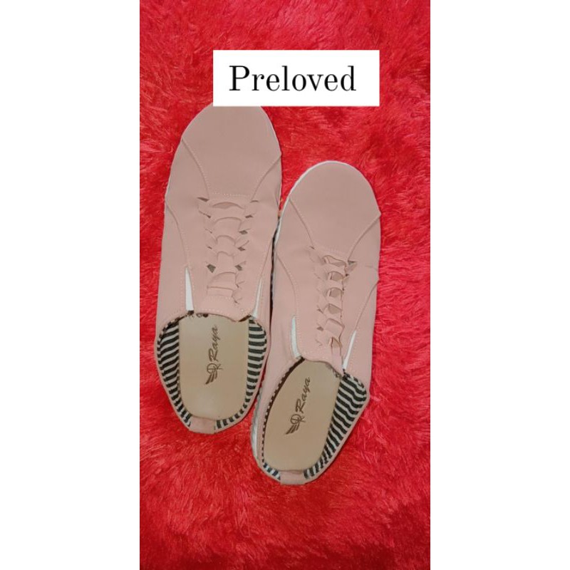PRELOVED – SEPATU SLIP ON WANITA