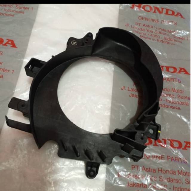 dudukan radiator cover radiator copotan pcx 150 K97 original