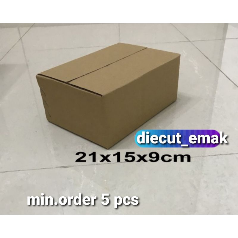 

Kardus / box / uk. 21x15x9 cm /;karton packing polos baru ST