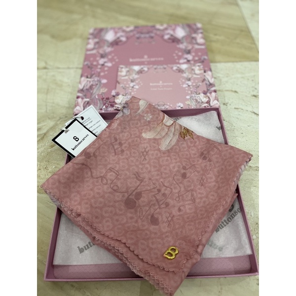 the nada series buttonscarves La