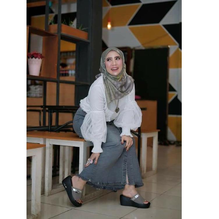 Model Baru.. TERMURAH~COD WEDGES CALBI TERBARU WEDGES CALBI SELOP SANDAL WEDGES ~SANDAL SELOP ~ SEND