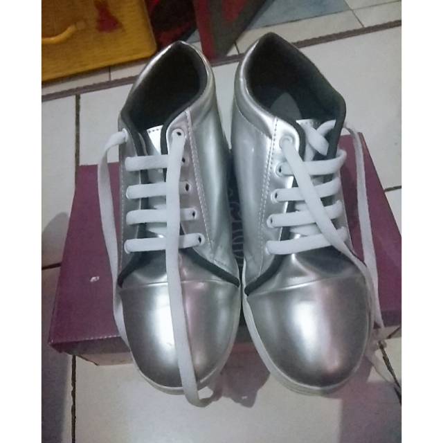 Cerelia Wilona Sneakers