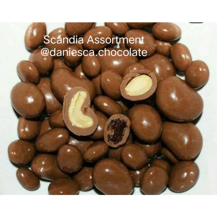 

500GR COKLAT SCANDIA ASSORTMENT MIX ALMOND MEDE KISMIS