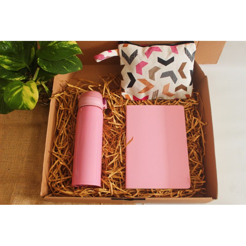 

HAMPERS HADIAH GIFT KADO ULANG TAHUN, GRADUATION