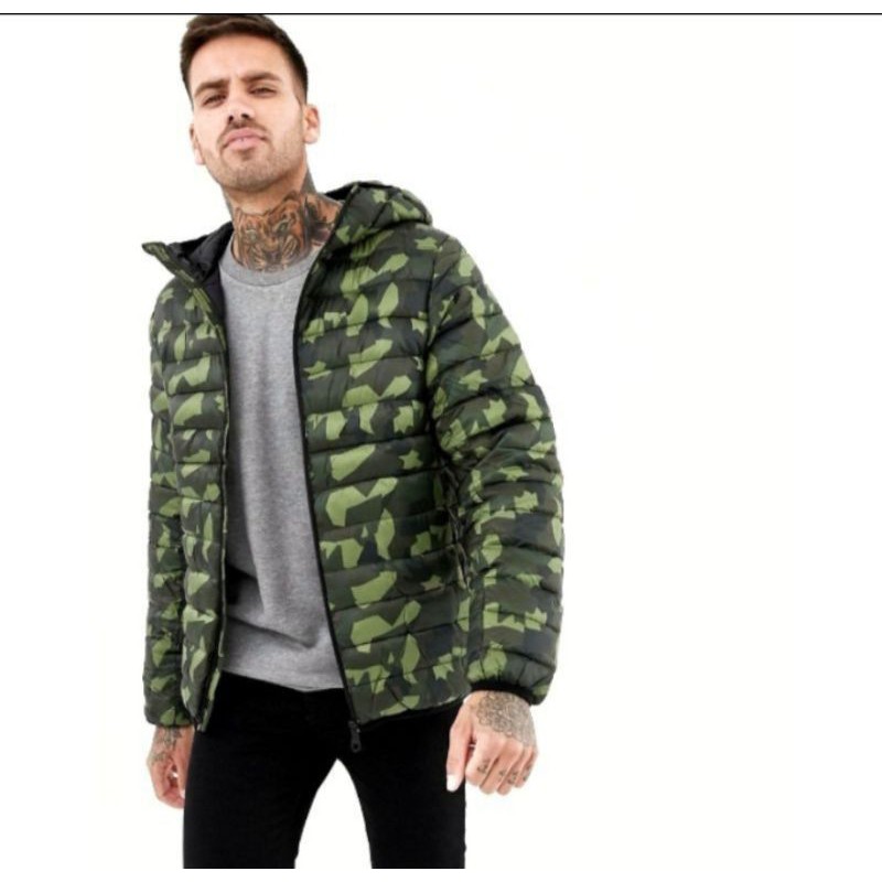 jaket puffer pull and bear camo original
