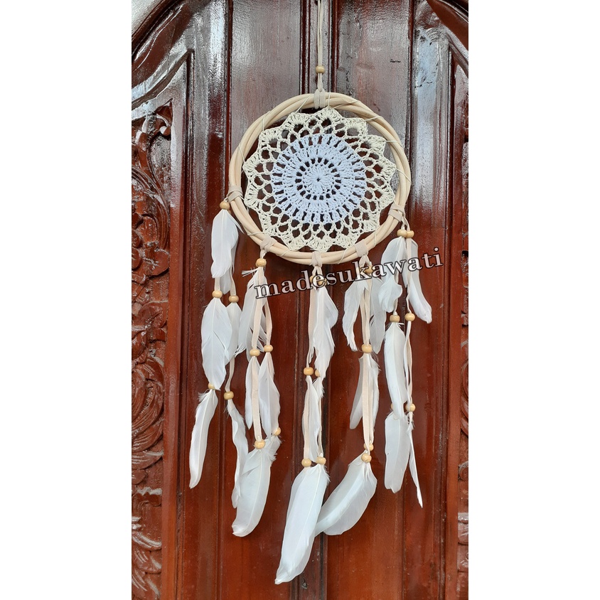 Dream catcher rotan sulam jaring benang diameter 18cm panjang 56cm dekorasi hiasan rumah bulu ayam