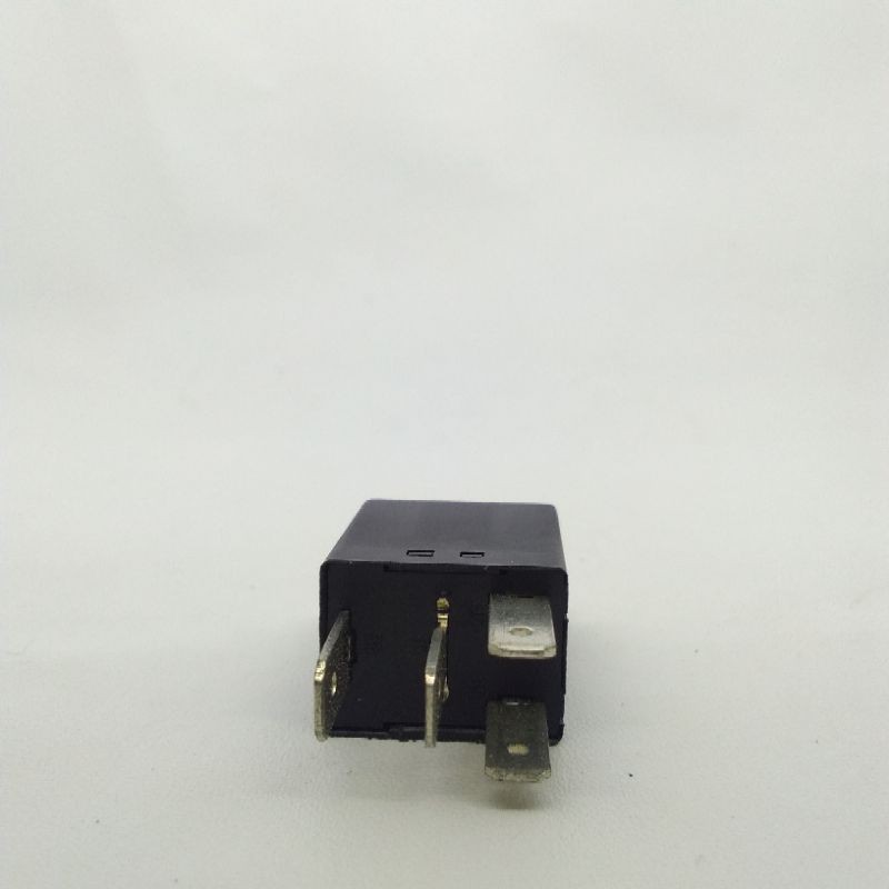 RELAY LAMPU K.4 HITAM UNIVERSAL