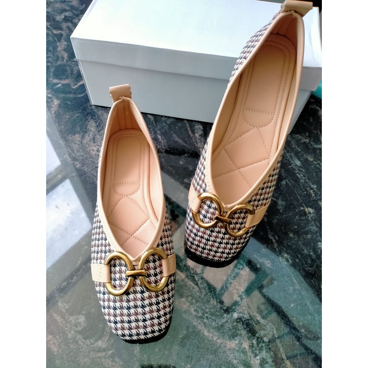 Flat shoes wanita H 18