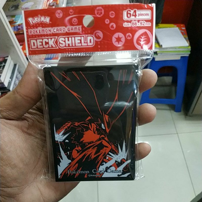 Sleeve Pelindung Kartu Pokemon Ukuran (65x95)mm Isi 64 Pcs Deck Shield Sleeves - Blaziken 9315331