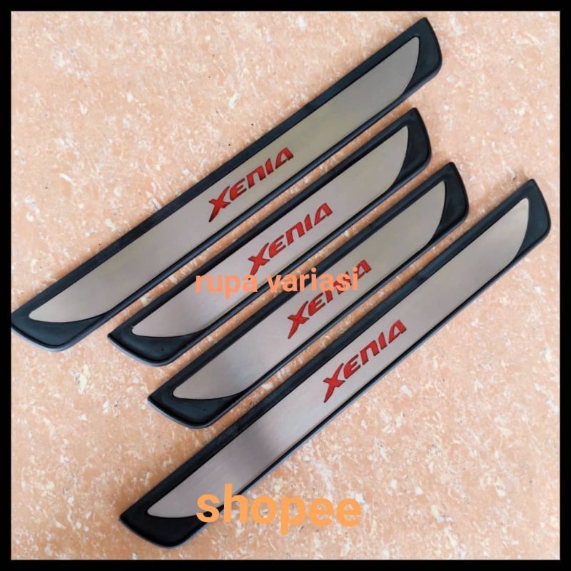 sill plate silplate pintu injakan samping mobil daihatsu xenia 2022 2023 2024 2025 lampu led biru