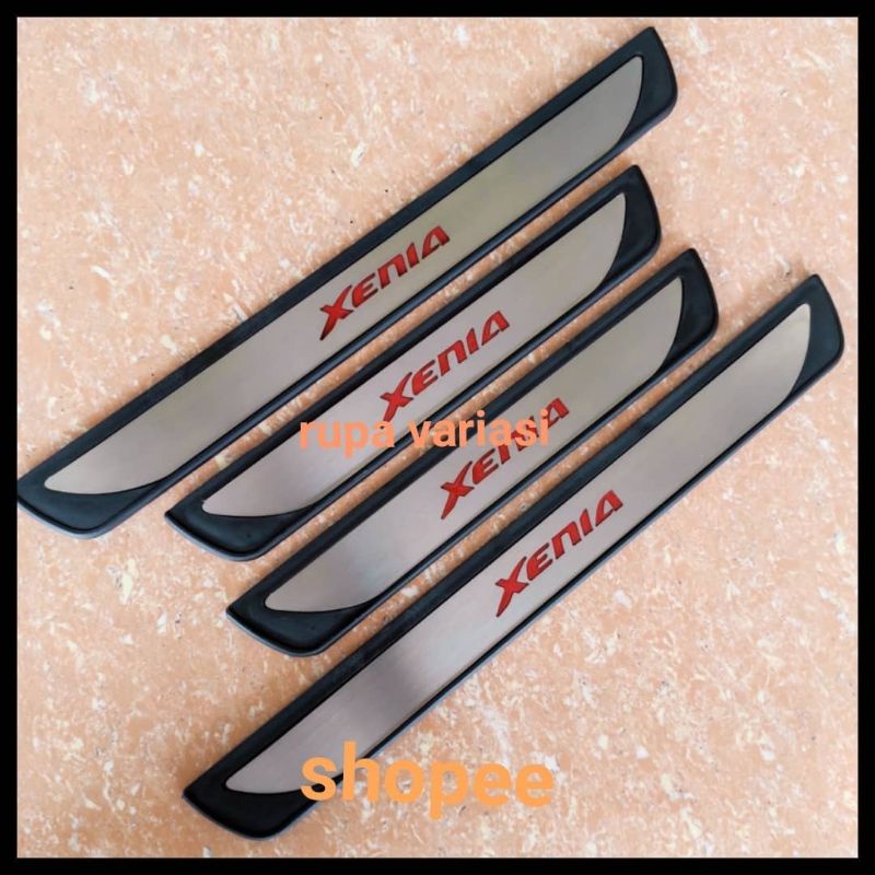 sill plate silplate pintu injakan samping mobil daihatsu xenia 2022 2023 lampu