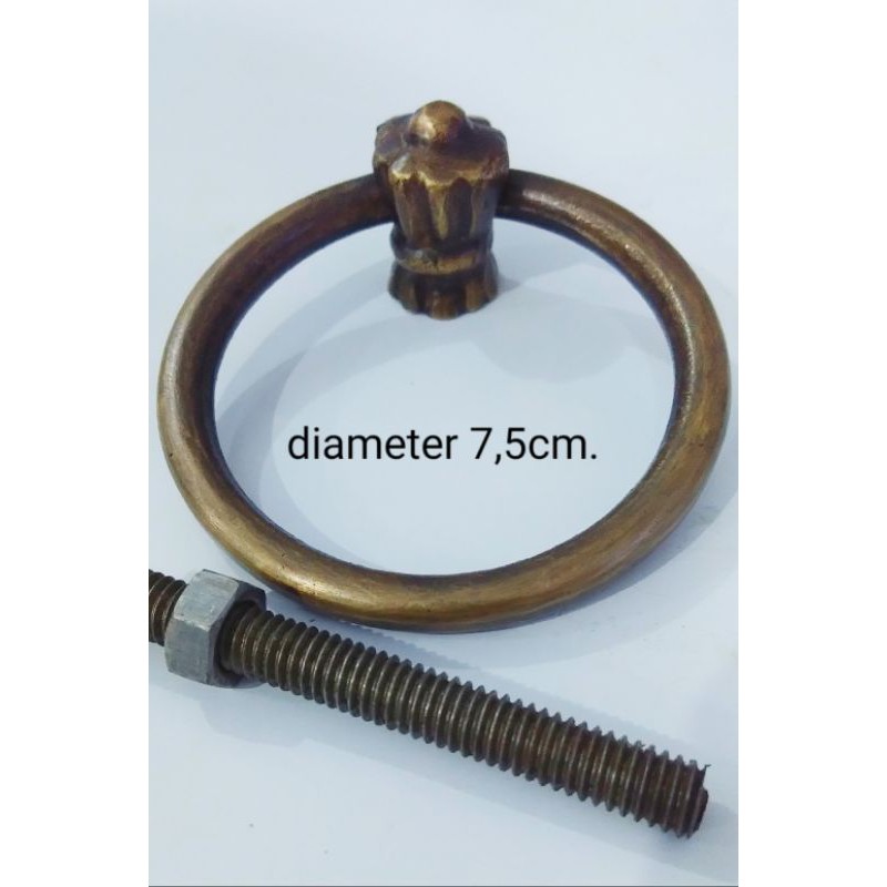 Tarikan pintu/ketukan kuningan antik diameter 7,5cm. 5,5cm.