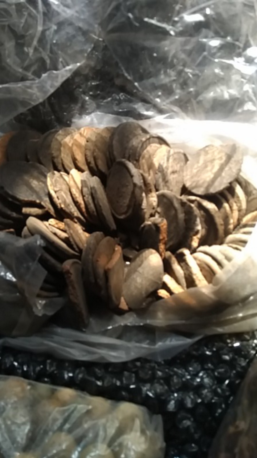 Ampo 1kg - Tanah Liat Yang Sudah Disangrai Bentuk Coin - Praktis