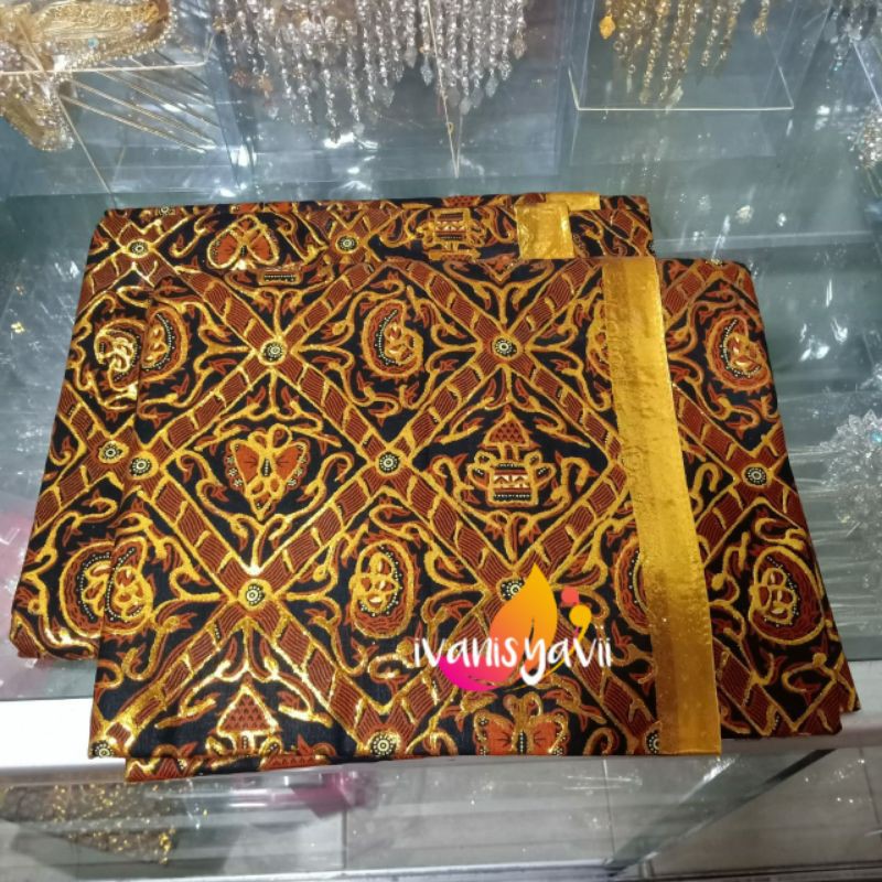 Sepasang Jarik Pengantin, Motif Luhur Hitam