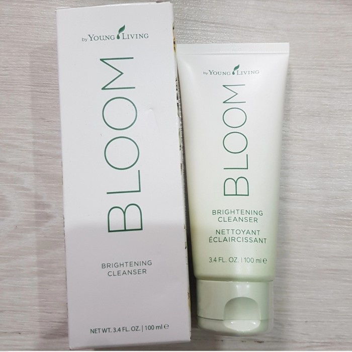 

Bloom brigtening cleanser Essential YL Young Living Original