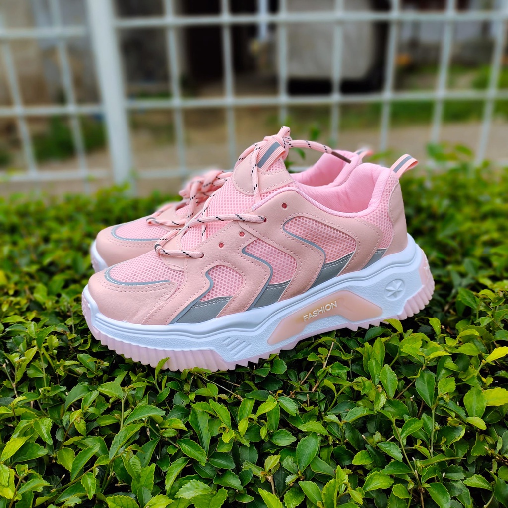 SEPATU FASHION SNEAKERS WANITA TERKINI/SNEAKERS 2022 WANITA/SEPATU FASHION SPORT WANITA