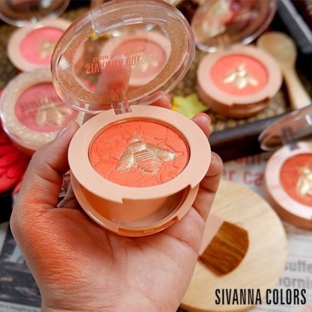 SIVANNA COLORS Gold Bee Blusher In The Peach #HF6036 Thailand / Blush On / Highlighter / Brush