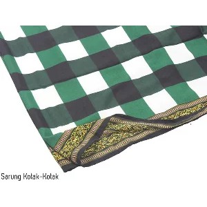Sarung Kotak-Kotak Motif