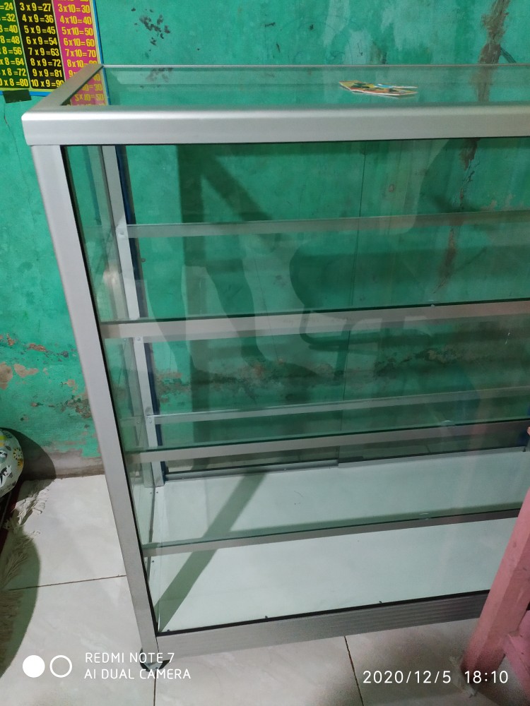Etalase Kaca 1 Meter (khusus Bogor)