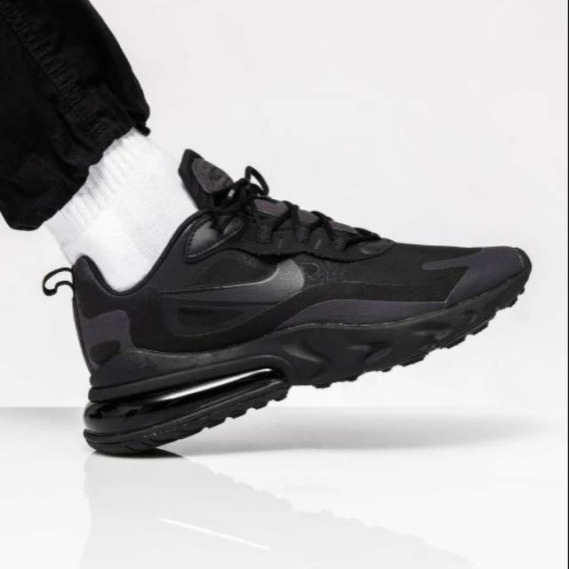 Nike airmax 270 react triple black