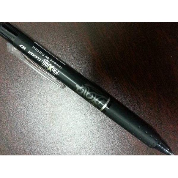 

℮ Pulpen Pilot FRIXION 0.7mm dapat dihapus ☚