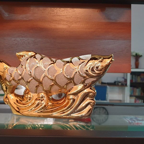 Spesial - Ikan Arwana Keramik Gold / Ikan Arwana / Pajangan Arwana