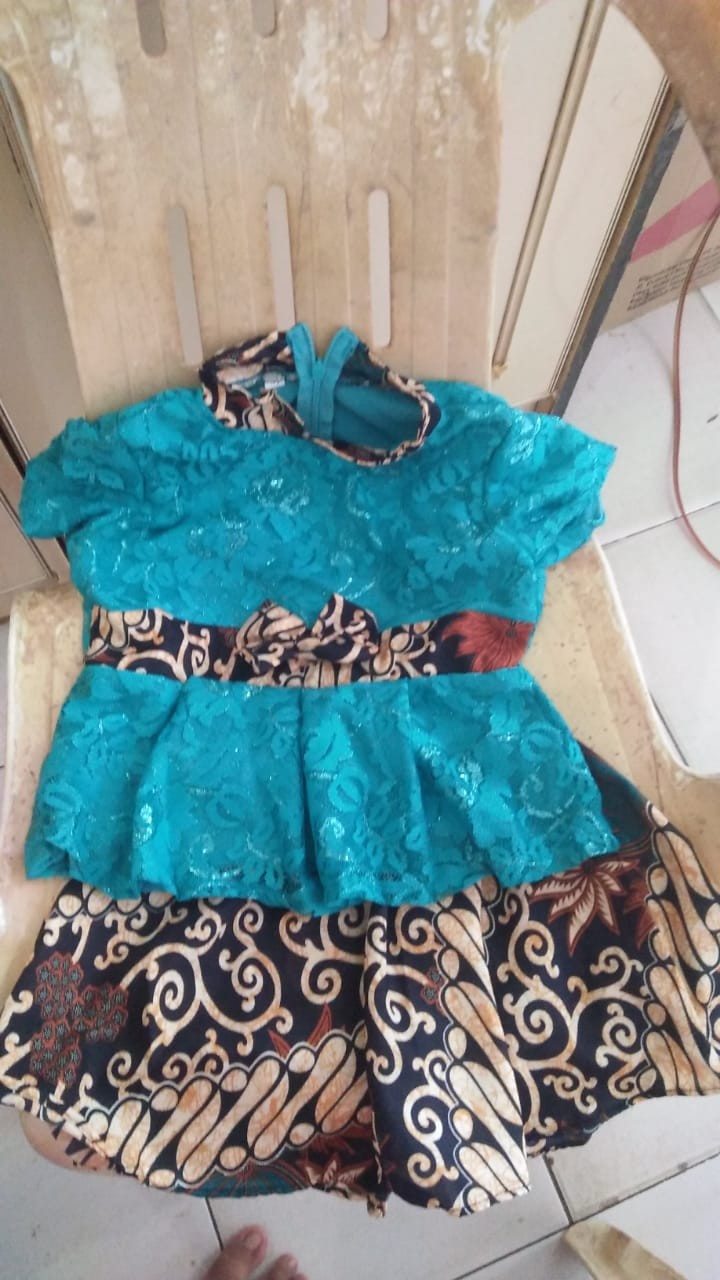 Lmi Peplum Ayu / Setelan Kebaya Batik Anak Usia  3 Tahun 