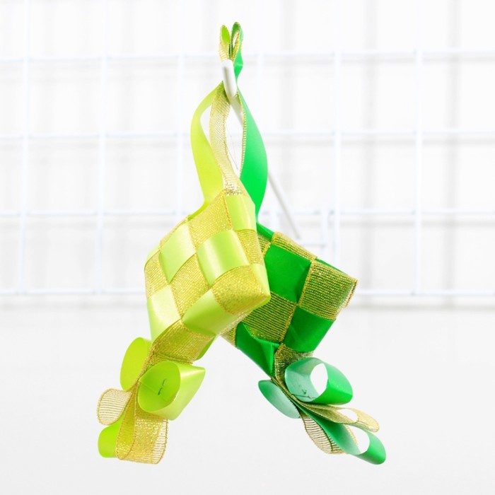 

Ketupat Idul Fitri Besar