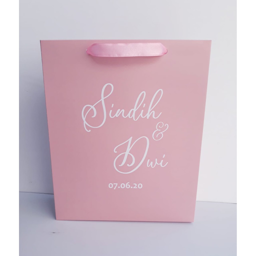 

Paperbag PREMIUM P16,5xL6,5xT23,5 POTRAIT KECIL Wedding BRIDESMAID Gift Tali Pita