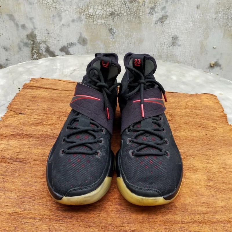 Nike Lebron 14 EP Black University Red