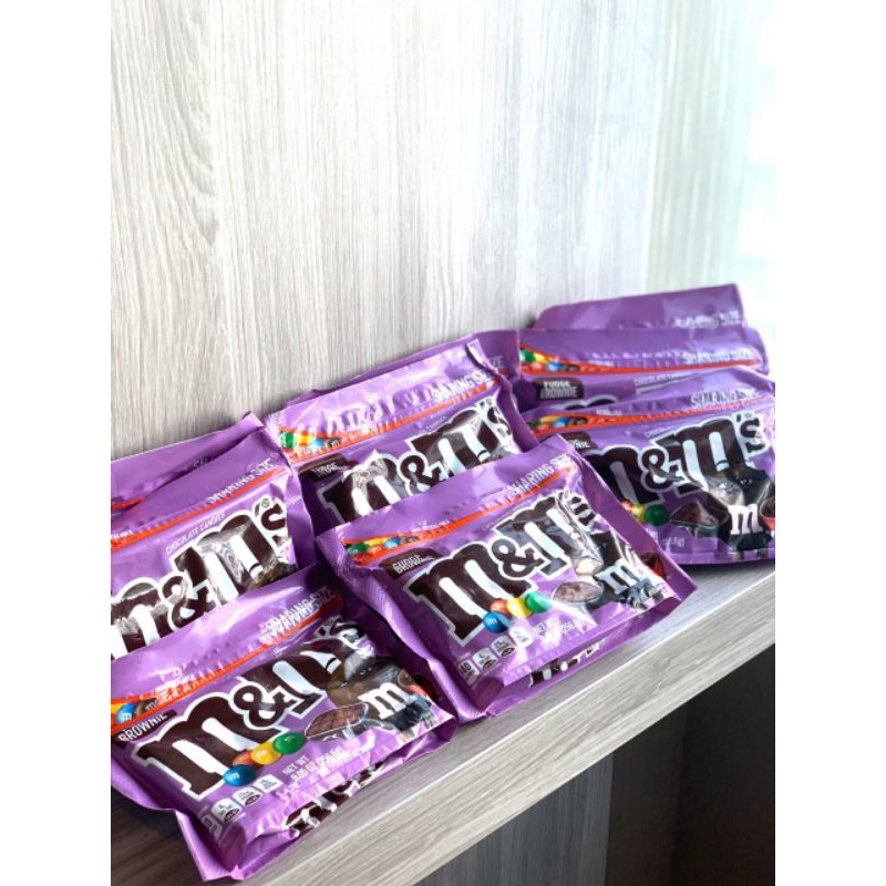 

m&m chocolate fudgie brownie