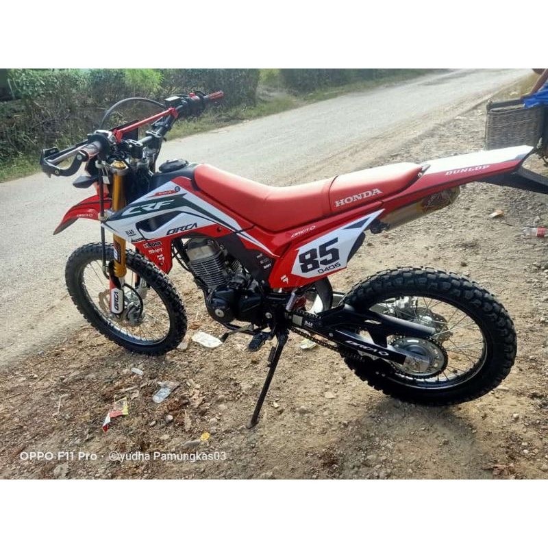 decal crf merah putih bagus murah keren glosyy/doff