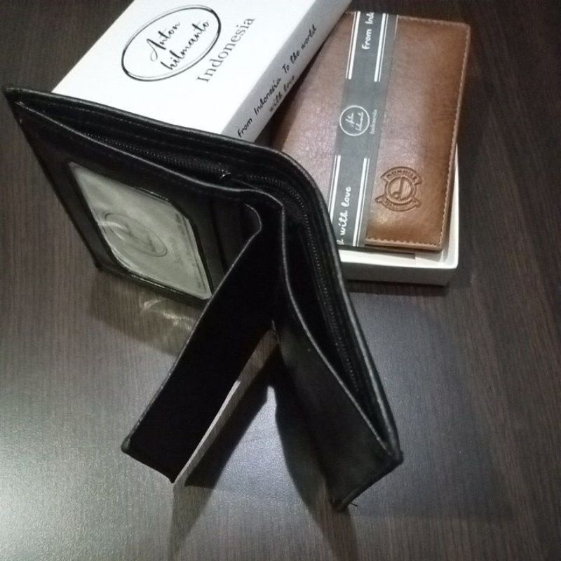 Dompet pria lipat buku bahan kulit sintetis lokal mahmud embos #dompet #dompetlipat #dompetlipatbuku #dompetpria #dompetcowok #dompetlipatpria