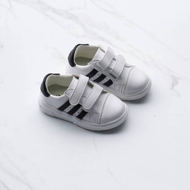 Sepatu Anak Adidas Import Putih Hitam