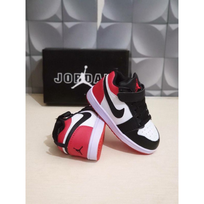 sepatu anak low Red/Black size 20-35